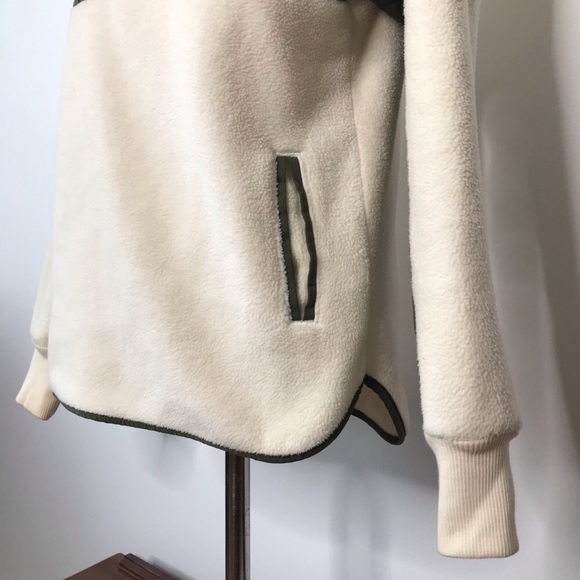 SOLD 🌿 Abercrombie Asymmetrical Snap-Up Fleece - Picture 5 of 7